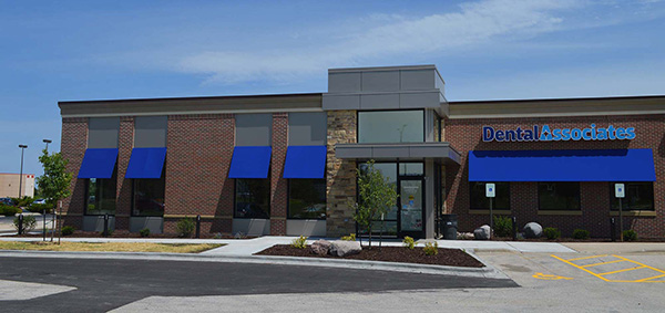Dental Associates opened a new clinic in the Green Bay suburb of Howard in August 2016