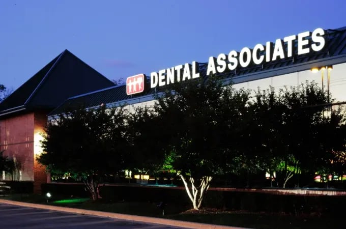 dental-associates-office-exterior-night